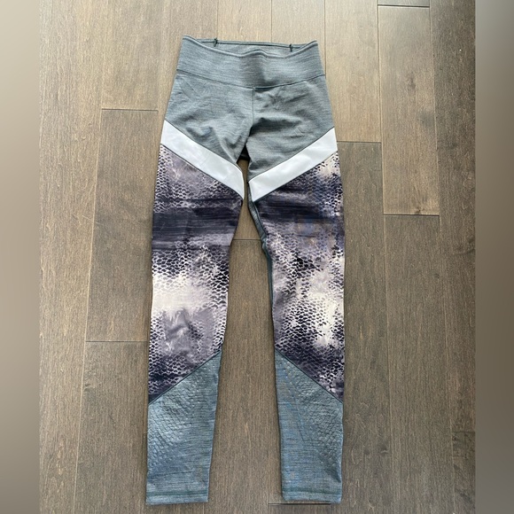 Adidas leggings - Picture 1 of 6